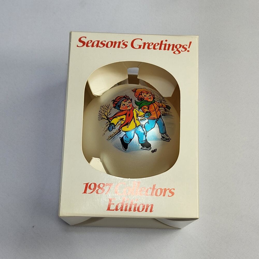 Campbell Kids Season’s Greetings 1987 Collectors Edition Frosted Glass Ornament - Picture 4 of 8